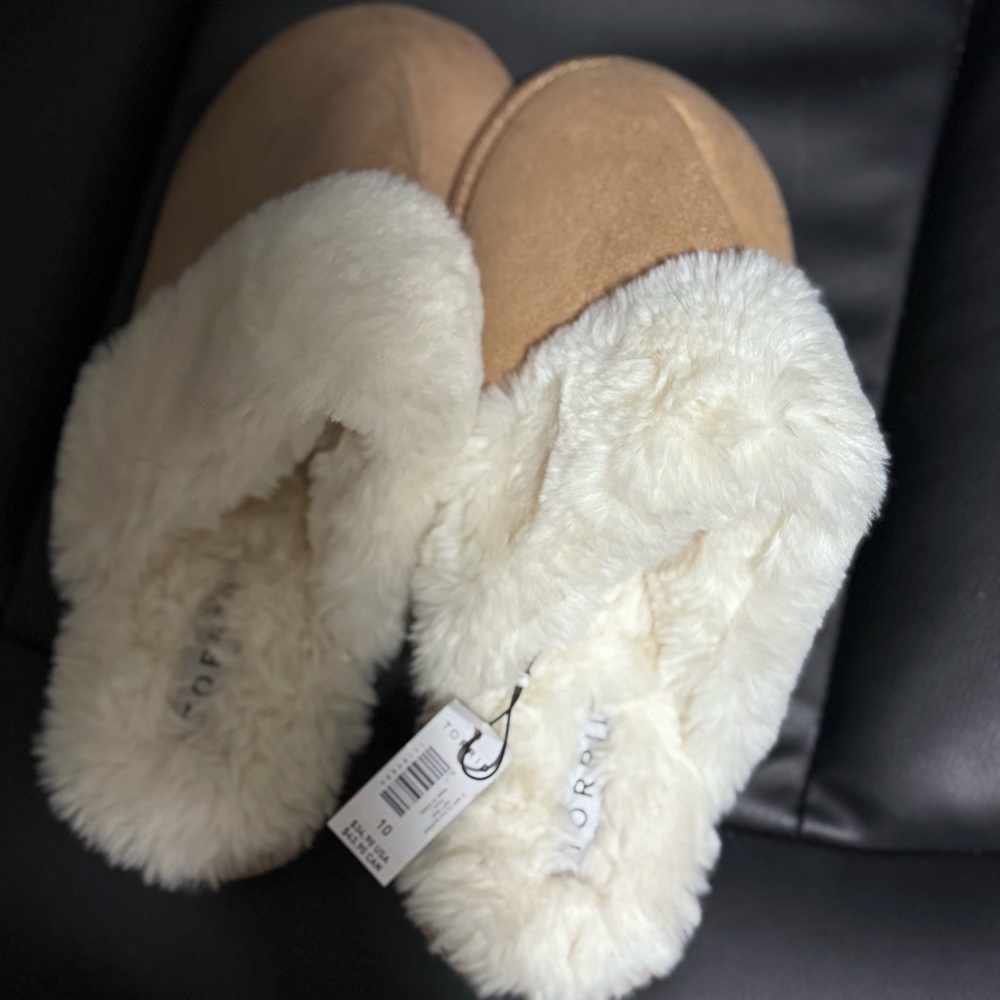 Torrid - Cozy Tan and Cream Women's Slippers - Sz 10